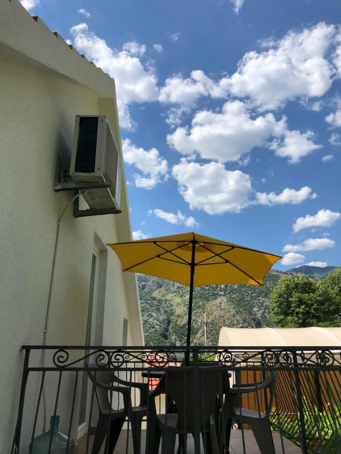 Apartman Nina2 Risan Exteriér fotografie